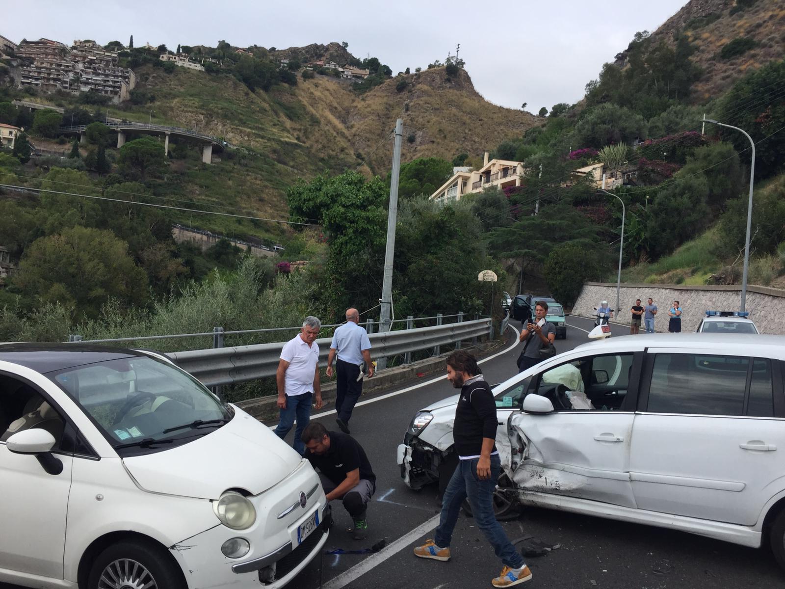 Scontro frontale, due feriti a Taormina