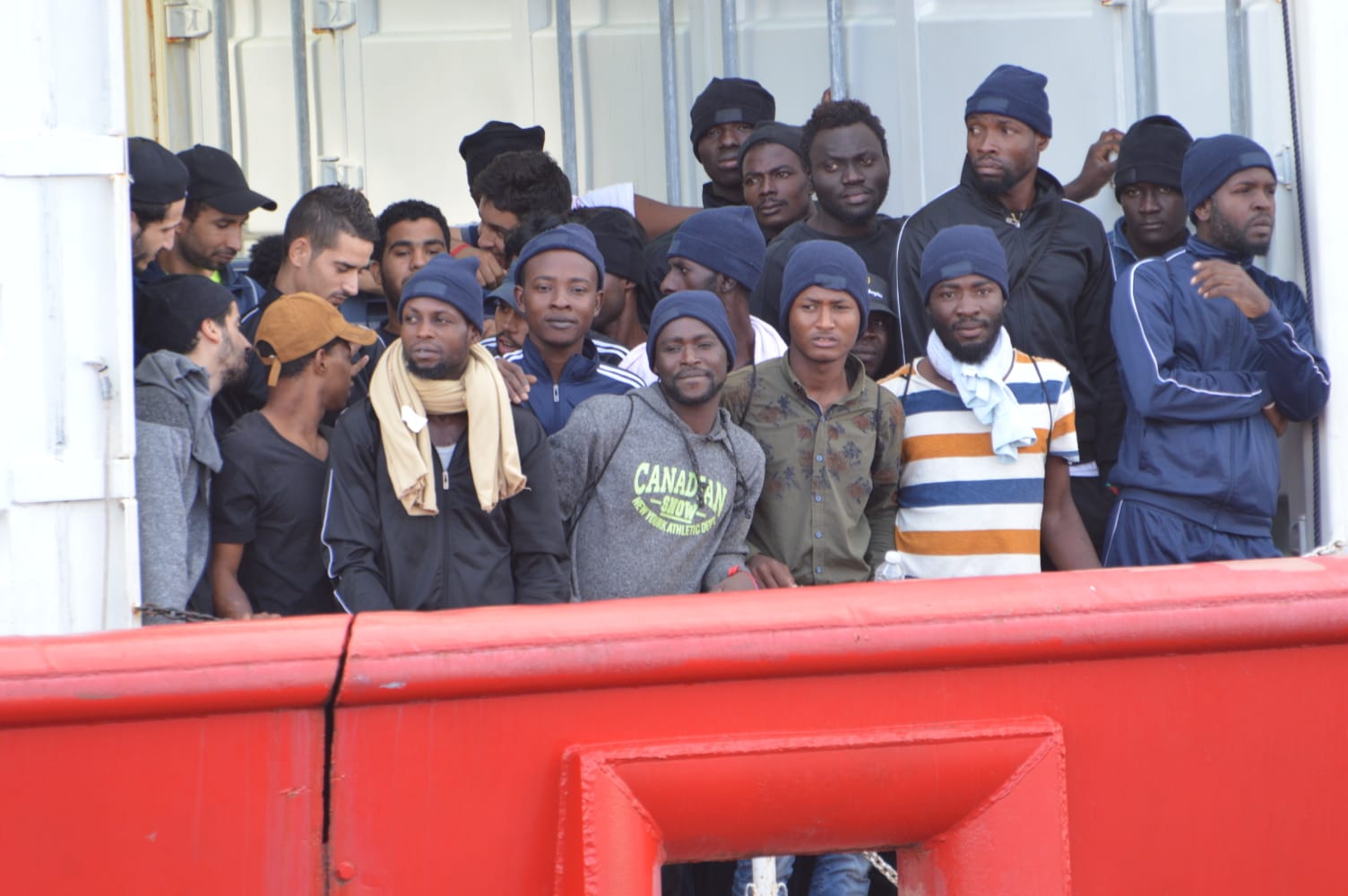 Cei accoglie 60 migranti sbarcati dall'Ocean Viking