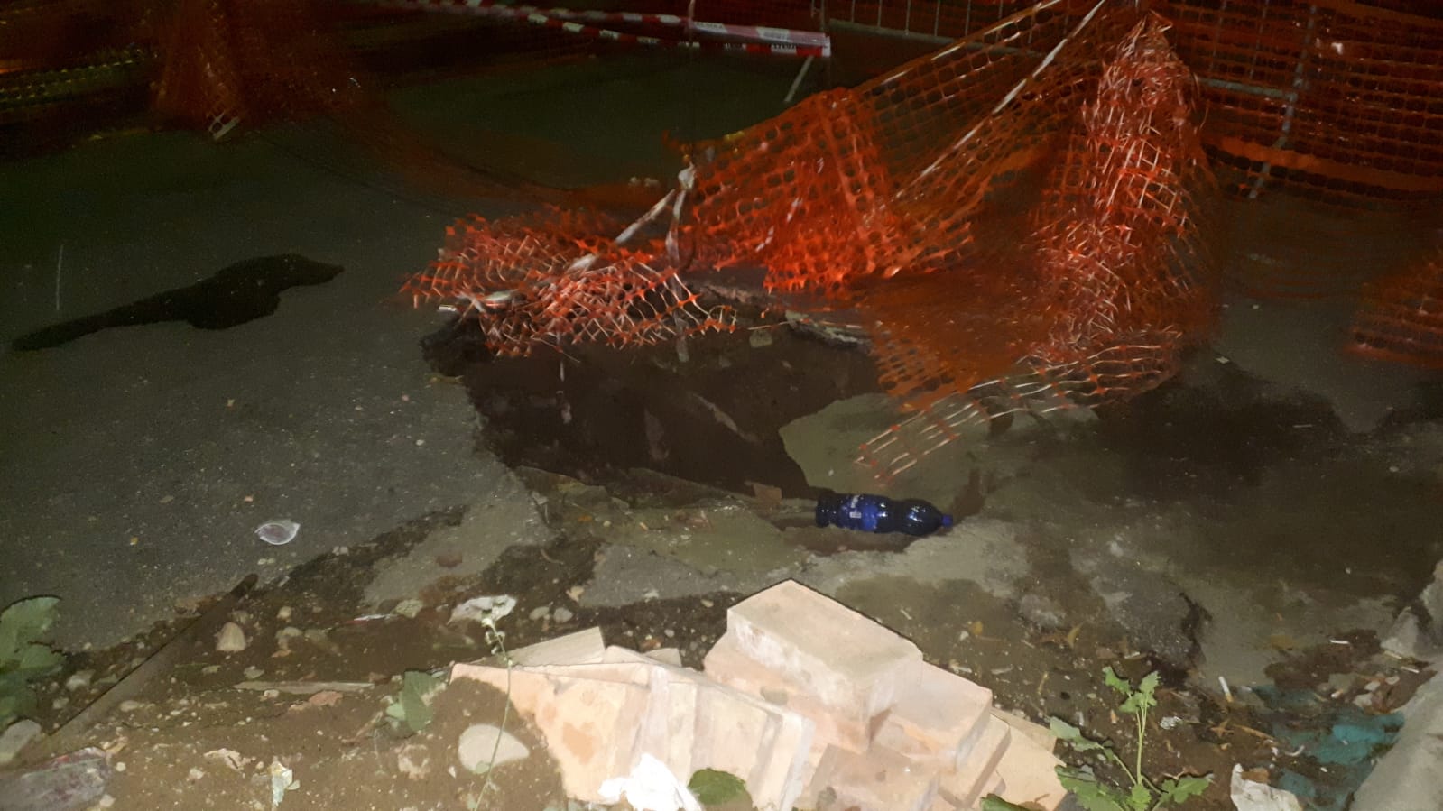 Via Scite sprofonda, area transennata