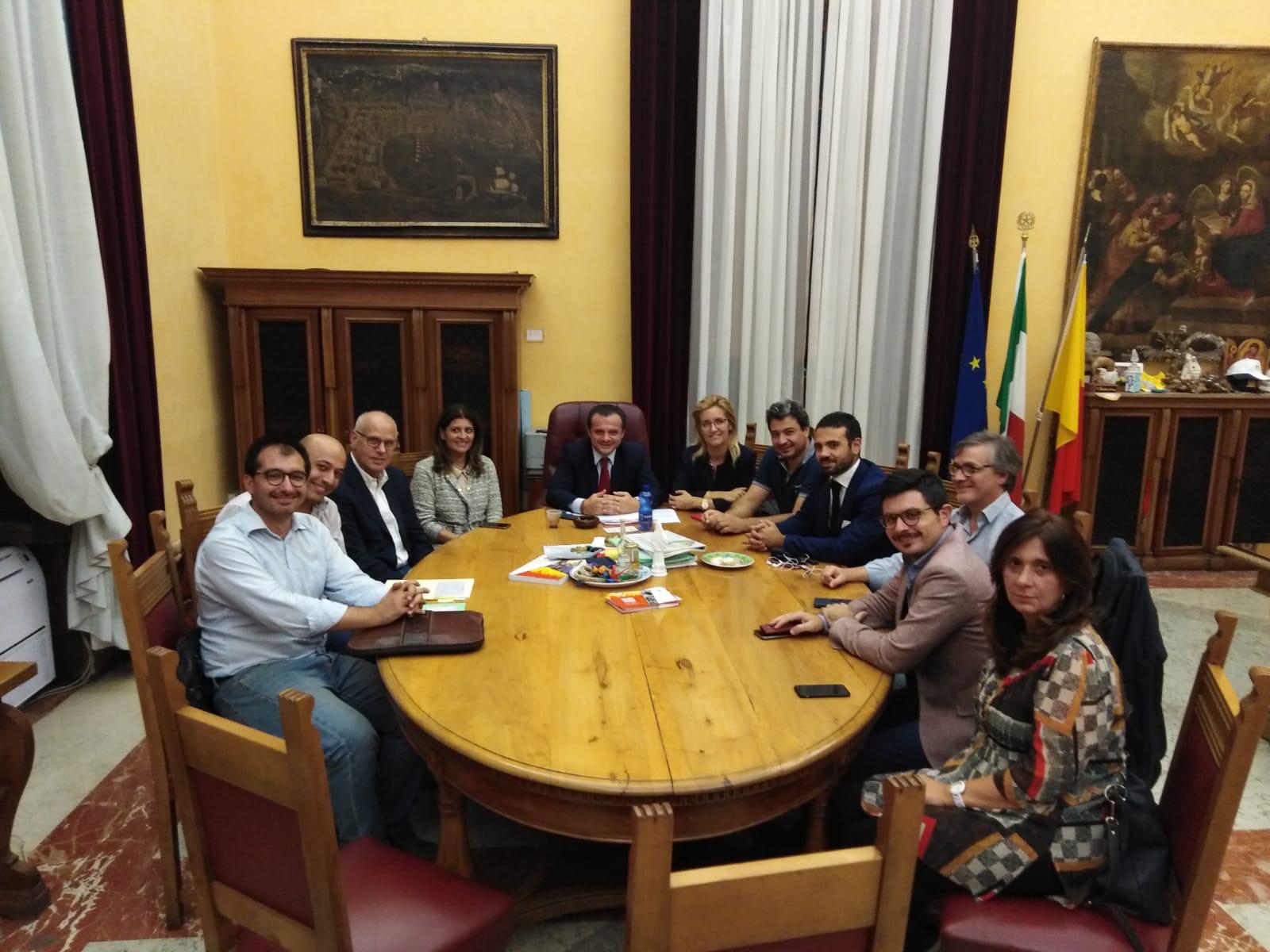 Sanità, finanziamento "sospeso": De Luca invita Razza a non tenere Messina in ostaggio