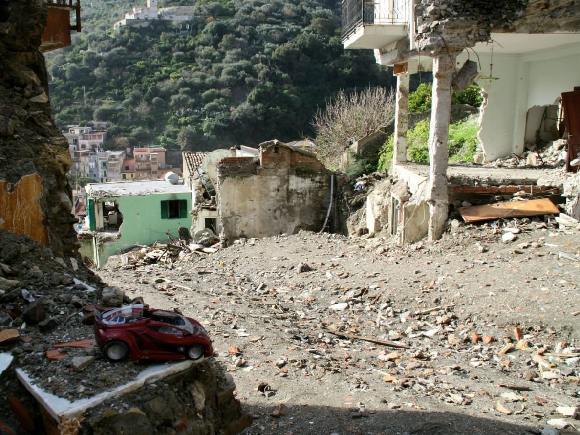 Giampilieri: lacrime e rabbia per il decimo anniversario dell'alluvione