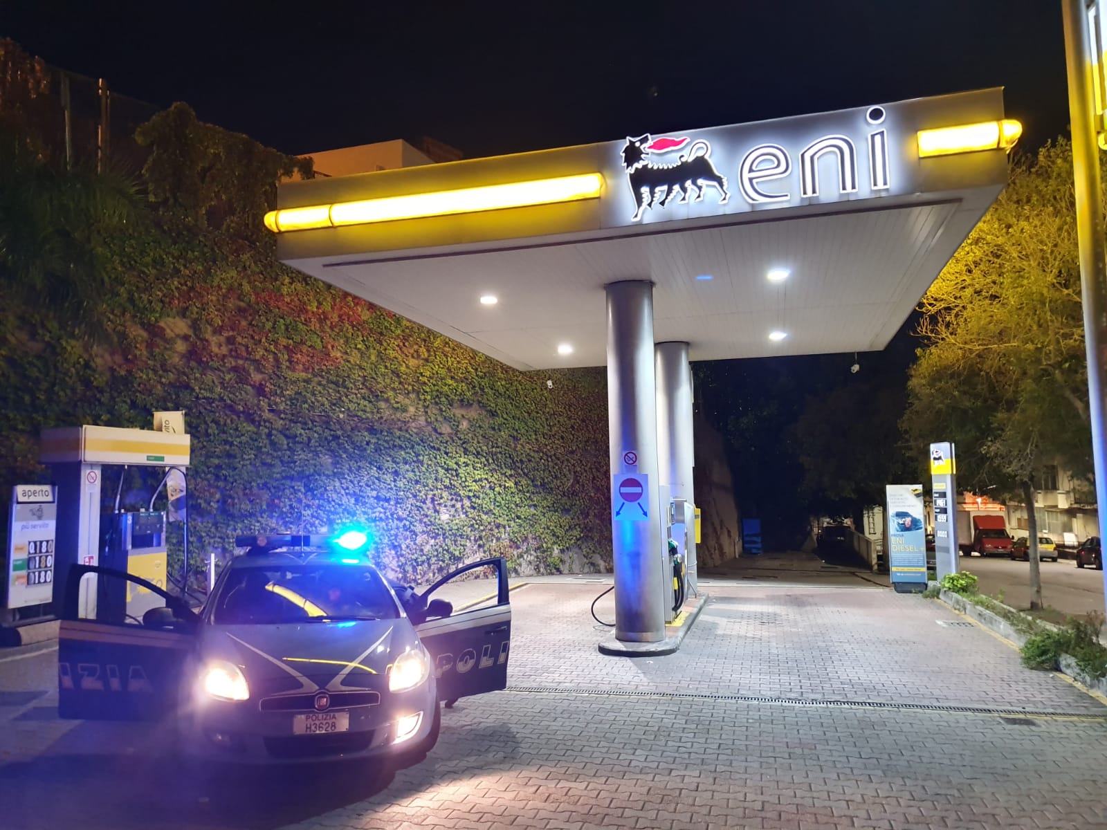 Rapina all’Eni di Torrente Trapani, aggredito benzinaio: arrestato il bandito