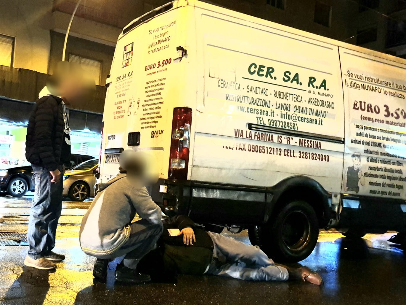 Anziano travolto da un furgone