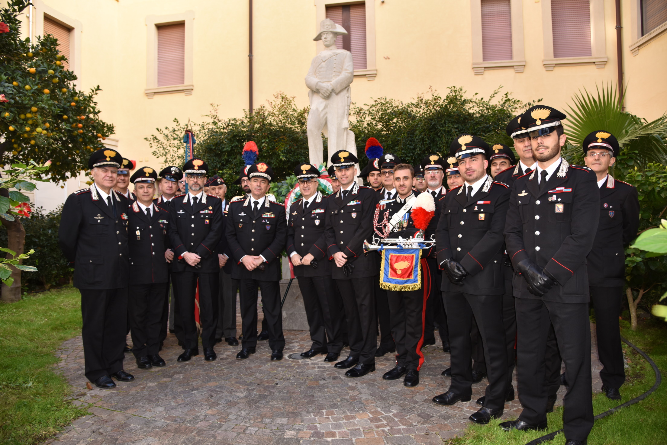 Messina, deposta dai carabinieri corona di alloro al monumento ai caduti