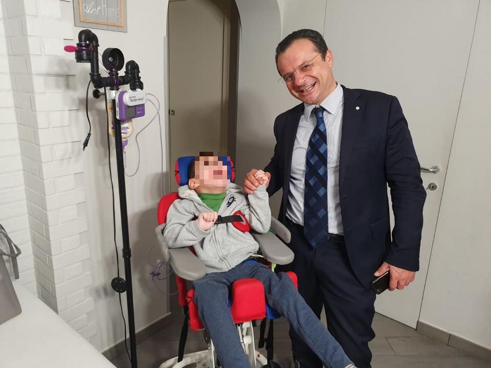 Raccolta fondi per Dylan, De Luca lancia un appello ai suoi follower