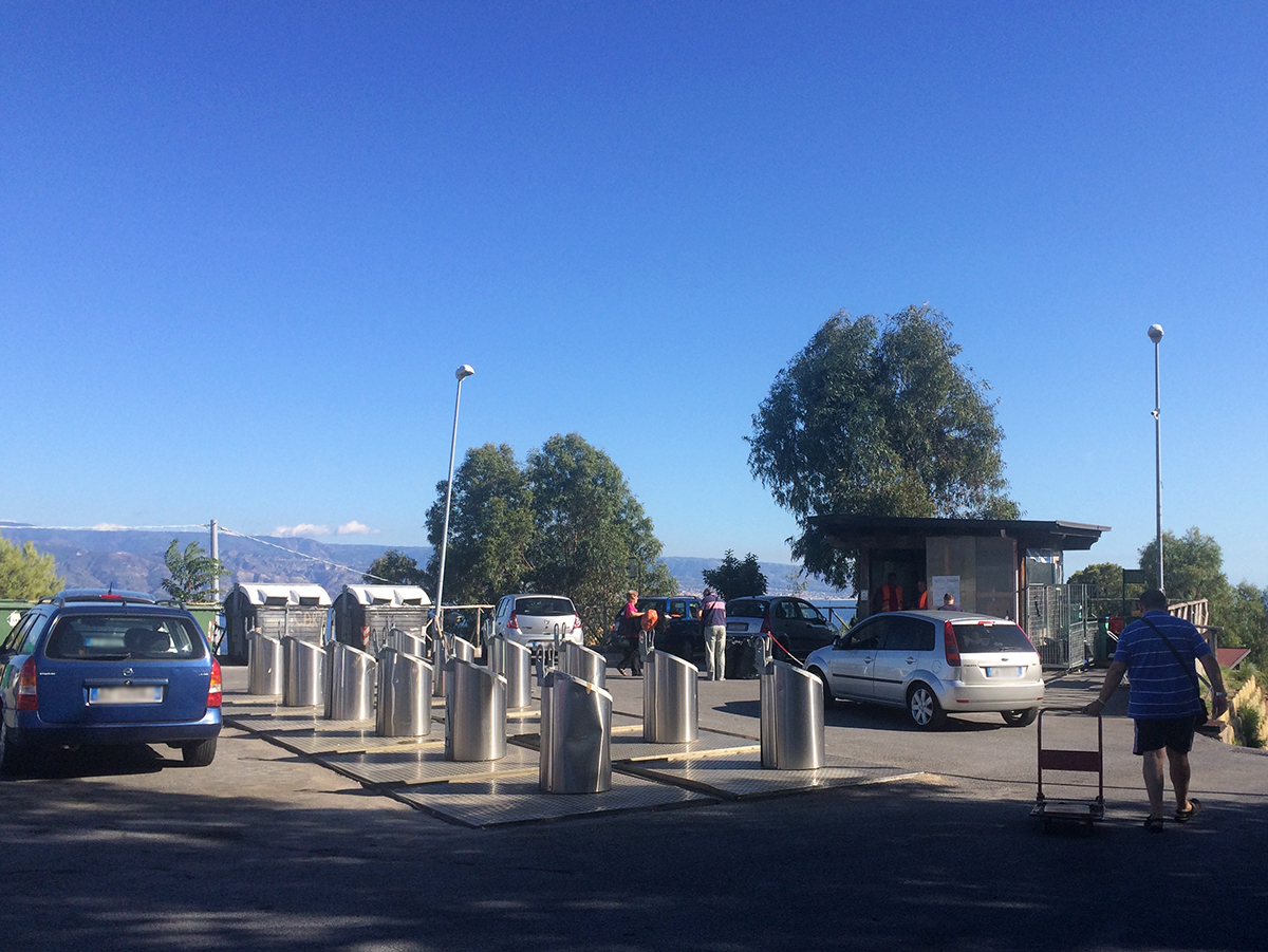 Isole ecologiche, Messinaservizi, “Le ditte non potranno conferire ingombranti e Raee"