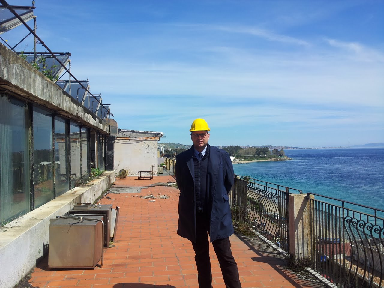 Ex hotel Riviera, la proposta di Mli: "Trasformiamolo in un Ostello universitario"