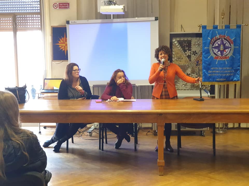 Violenza sulle donne, gli studenti del Nautico incontrano il Cedav e DonnArché