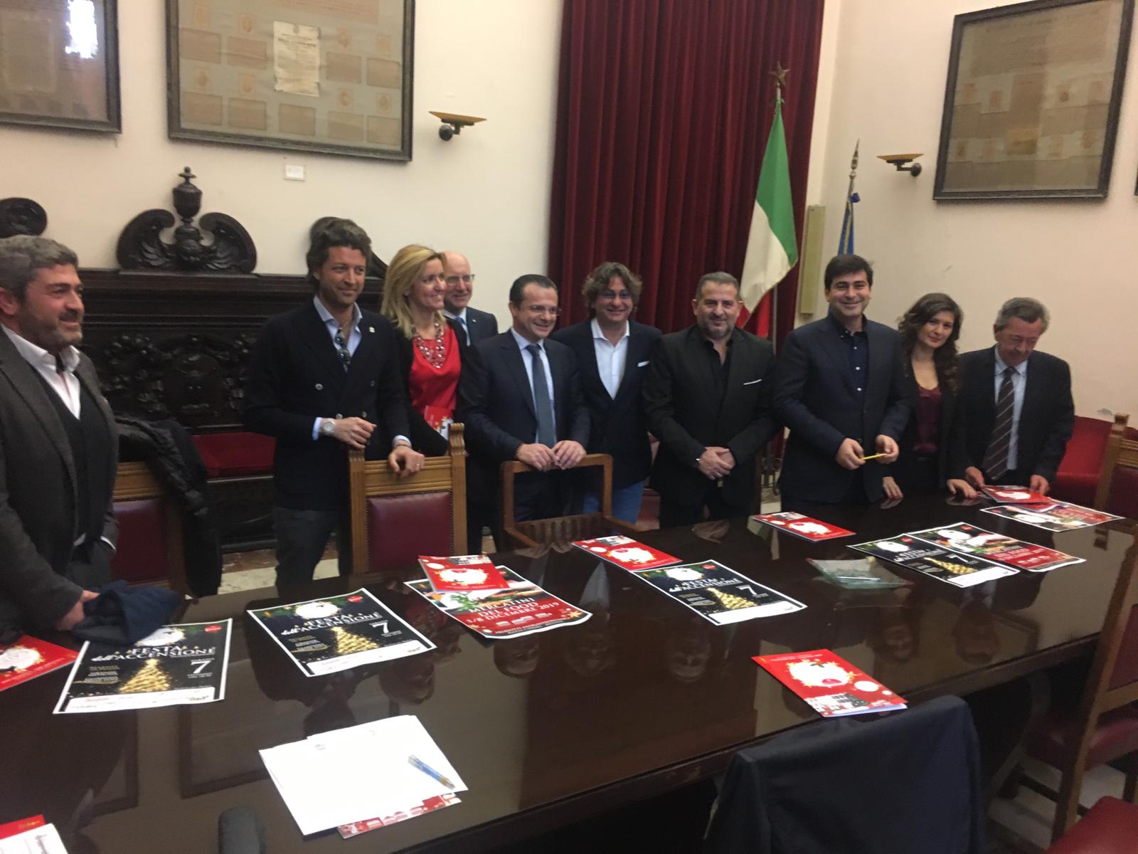 Natale 2019, piazza Cairoli sempre più in…centro