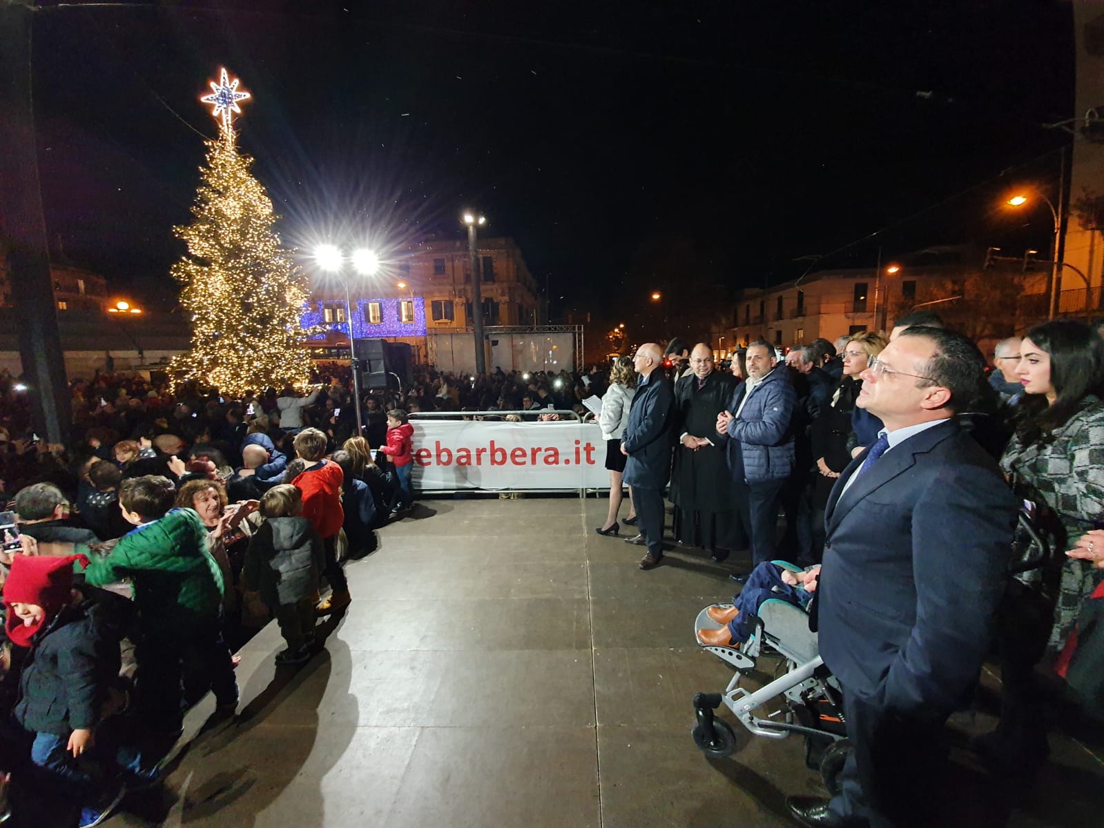 Piazza Cairoli in festa, start agli eventi natalizi.  IL CALENDARIO