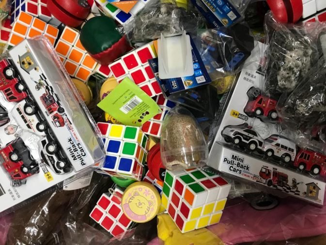 Maxi sequestro di prodotti e giocattoli non conformi