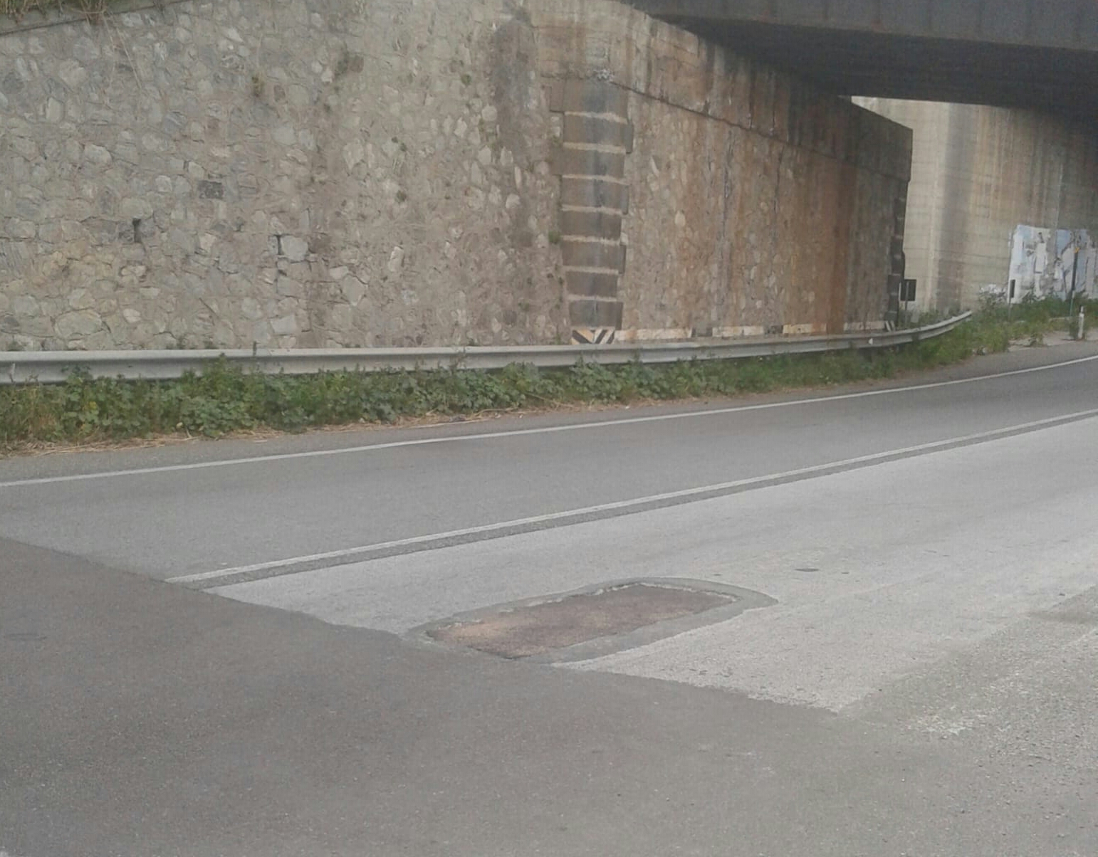 Mili: murate le botole "ballerine" sulla Statale 114