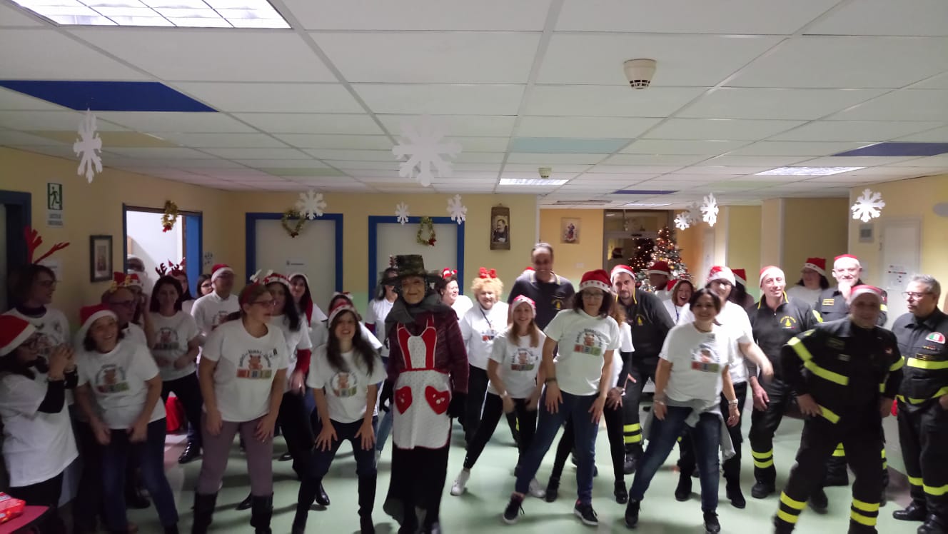La Befana, Abc e VdF rendono felici i piccoli pazienti del Policlinico
