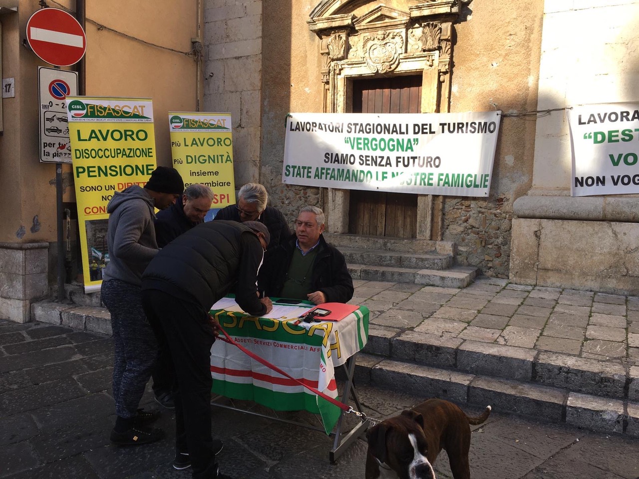 Crisi turismo, flash mob promosso dalla Fisascat Cisl