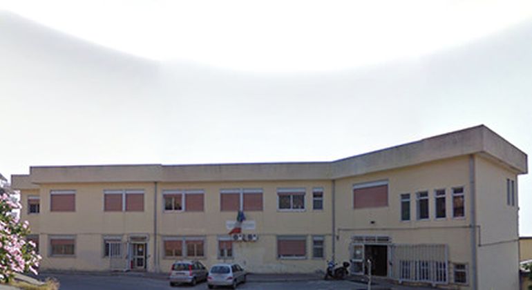 Furci Siculo, l'istituto "Pugliatti" al freddo da giorni. Lunedì sopralluogo di De Luca