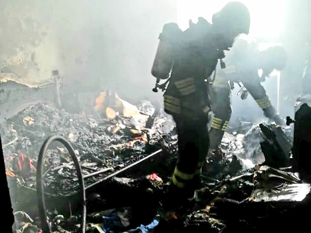 Incendio in casa: morte carbonizzate due sorelle, una ferita gravemente