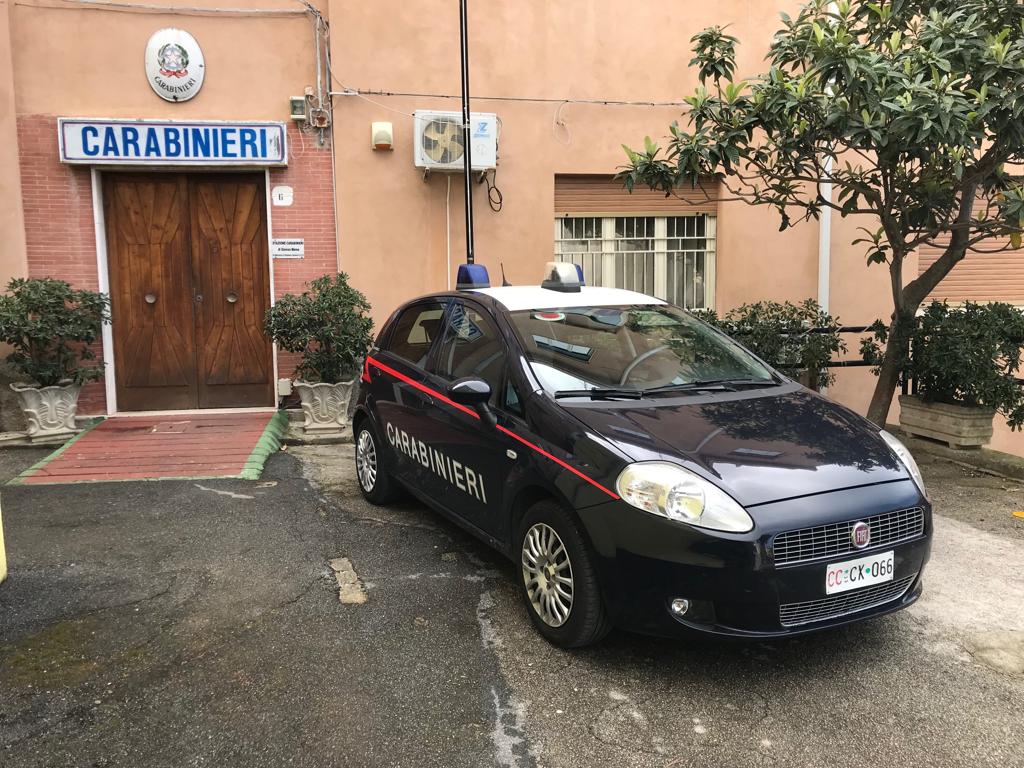 Va in escandescenza al Carnevale, marocchino fermato a Gioiosa