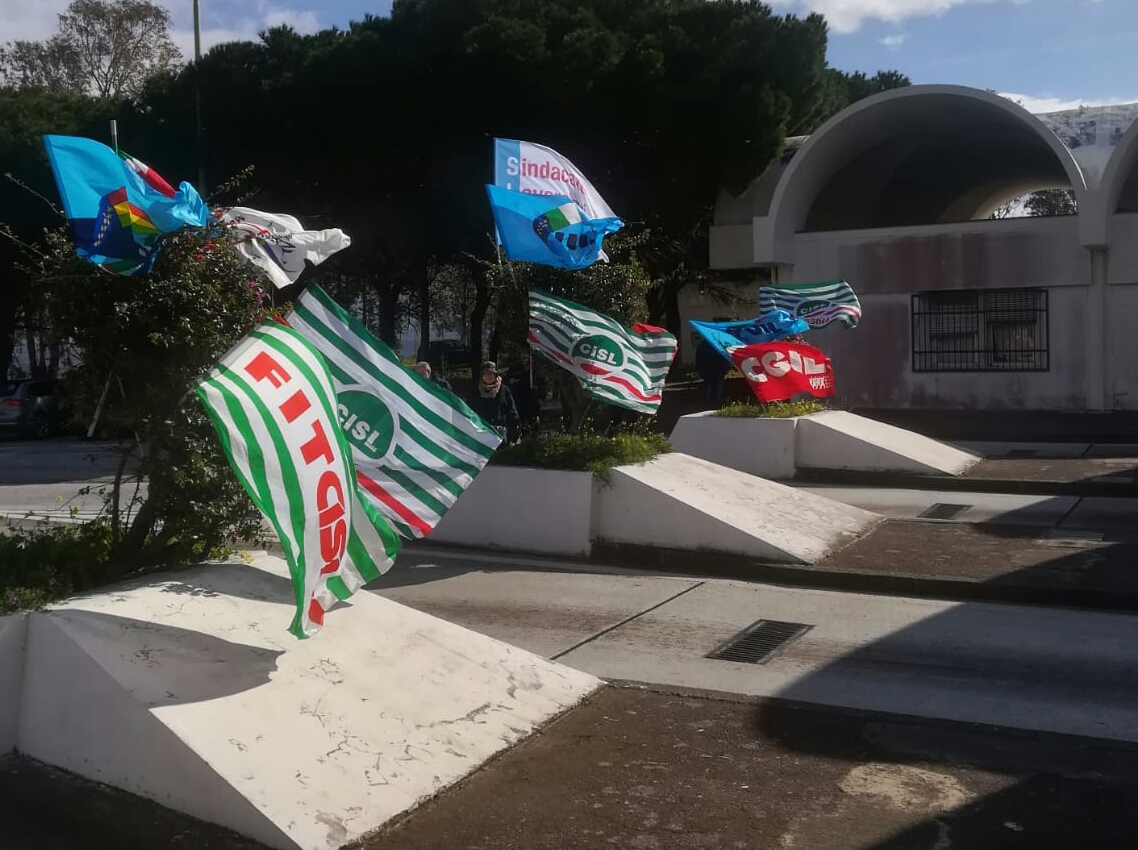 A18 e A20: casellanti incrociano le braccia, pedaggio gratis