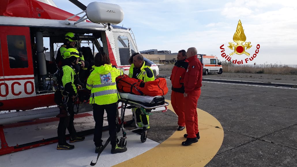 Motociclista precipita in un burrone a Novara di Sicilia