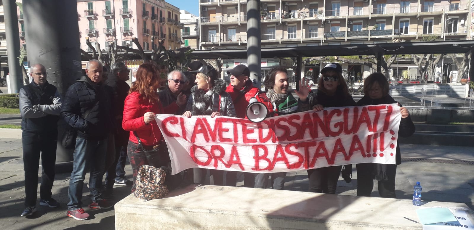 Le "Partite Iva" scendono in piazza: evento a Cairoli