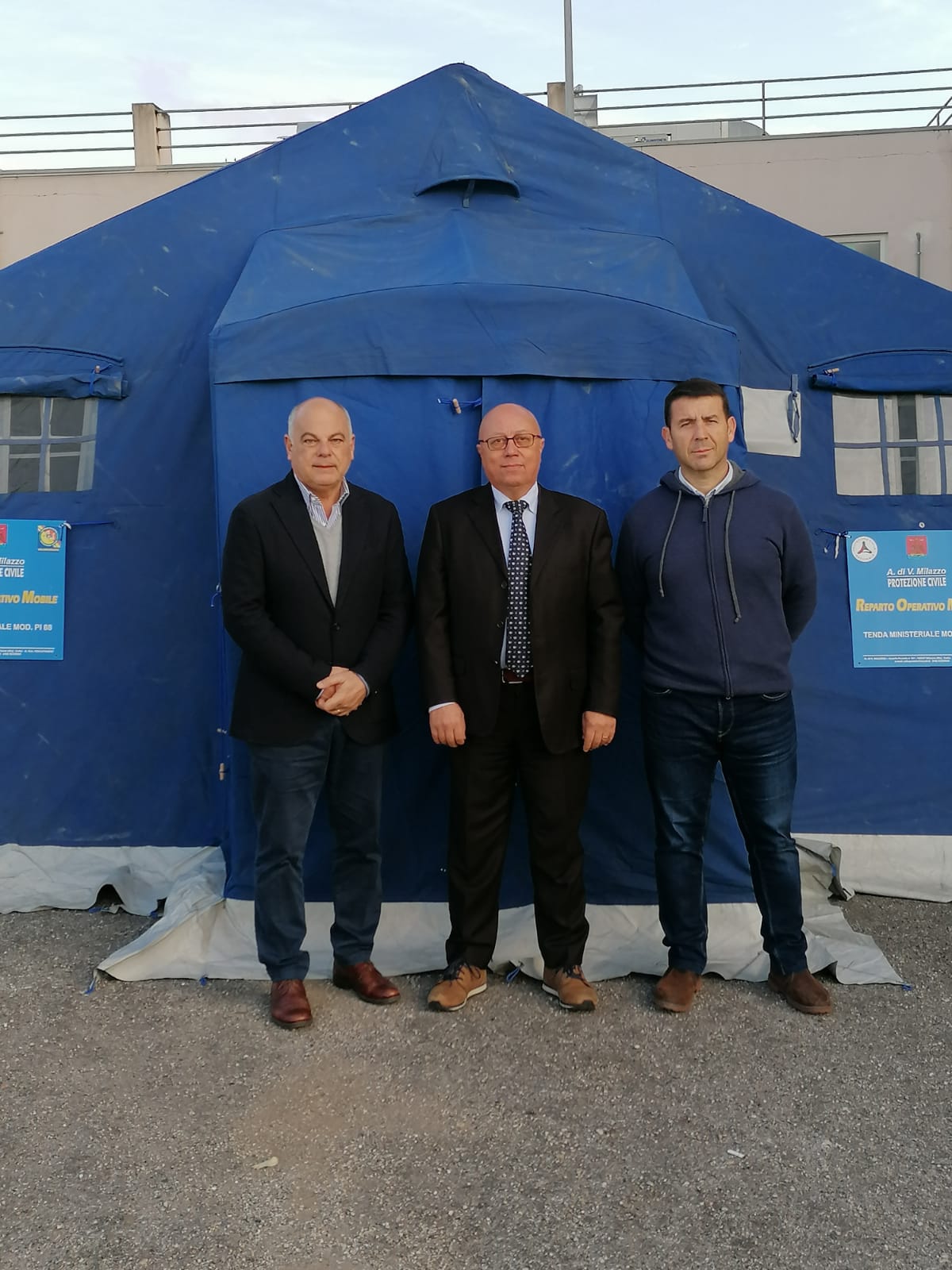 Coronavirus, installata tenda nell'ospedale di Milazzo per prevenire i contagi