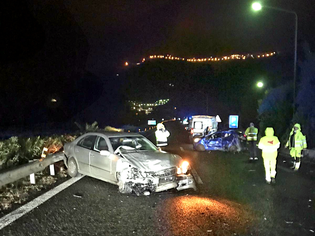 A18, scontro fra due auto: muore 80enne