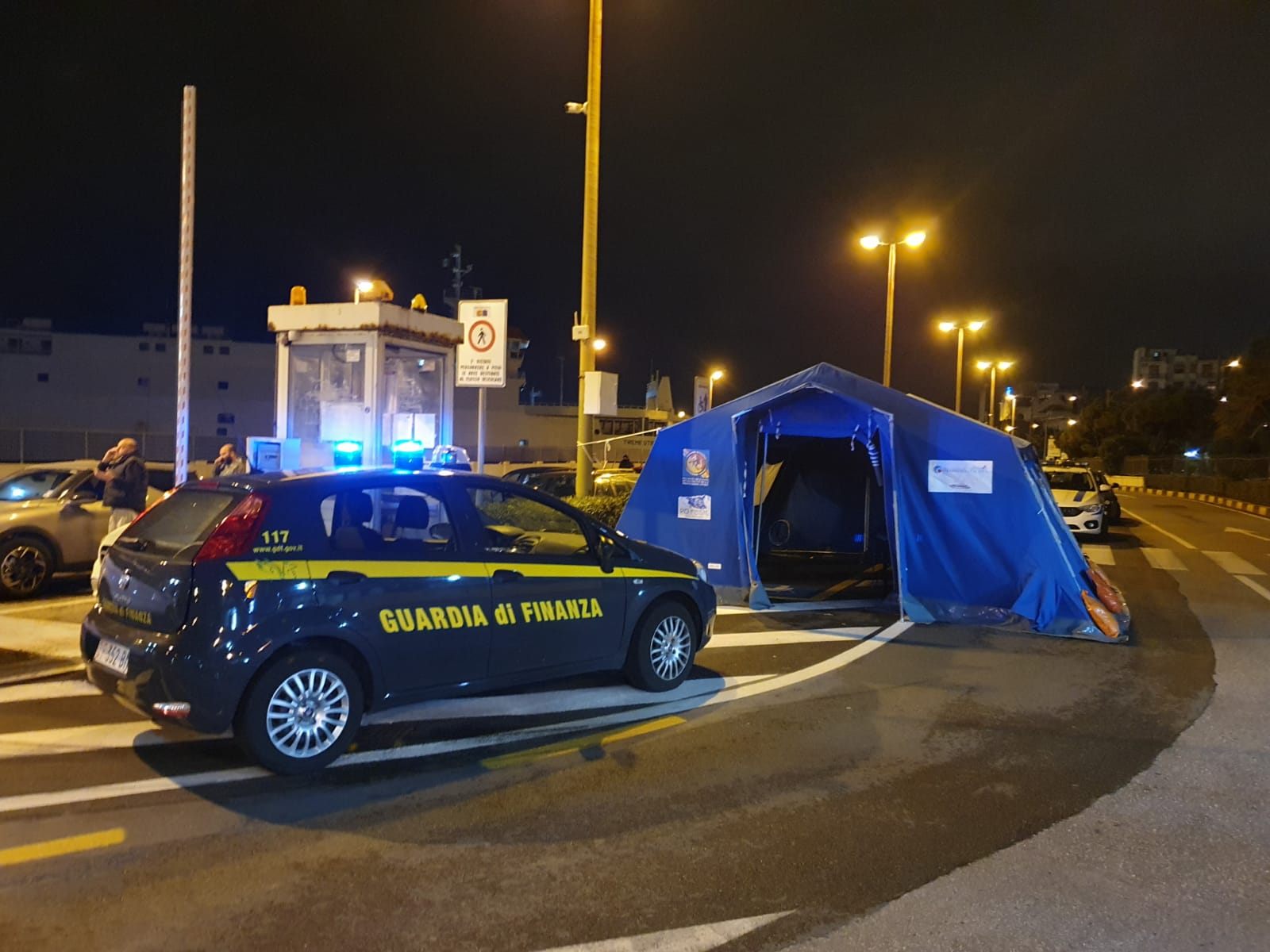 Si allenta la morsa, nuovi imbarchi per la Sicilia