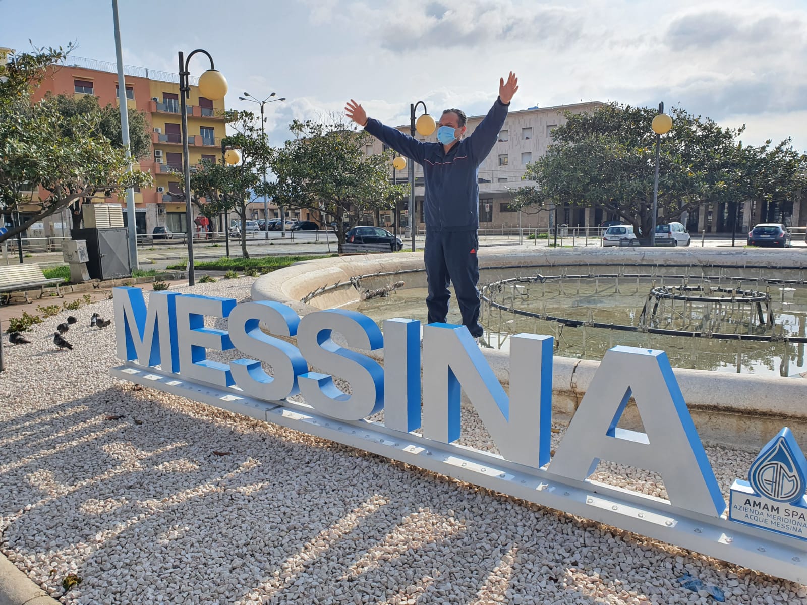 De Luca vuole schedare i messinesi e pensa alla tessera del pane