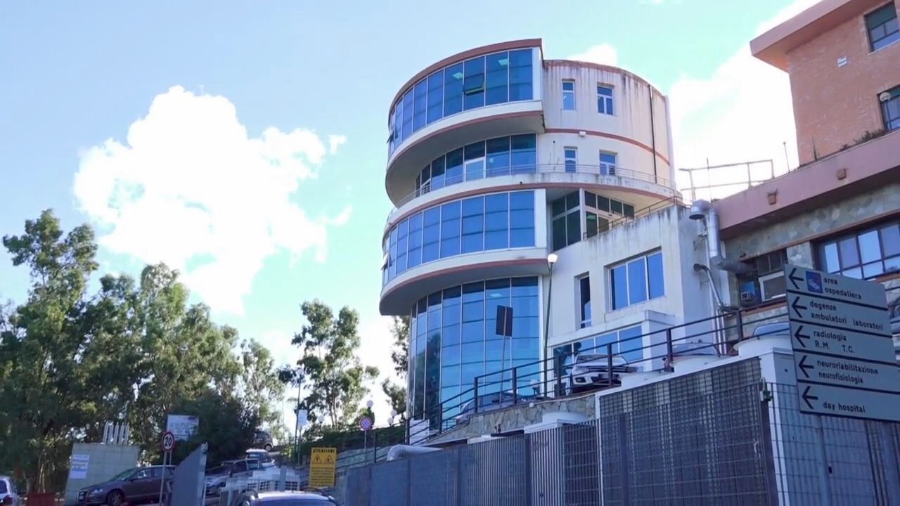 Focolaio all'Irccs: nuovi contagi, la struttura va chiusa