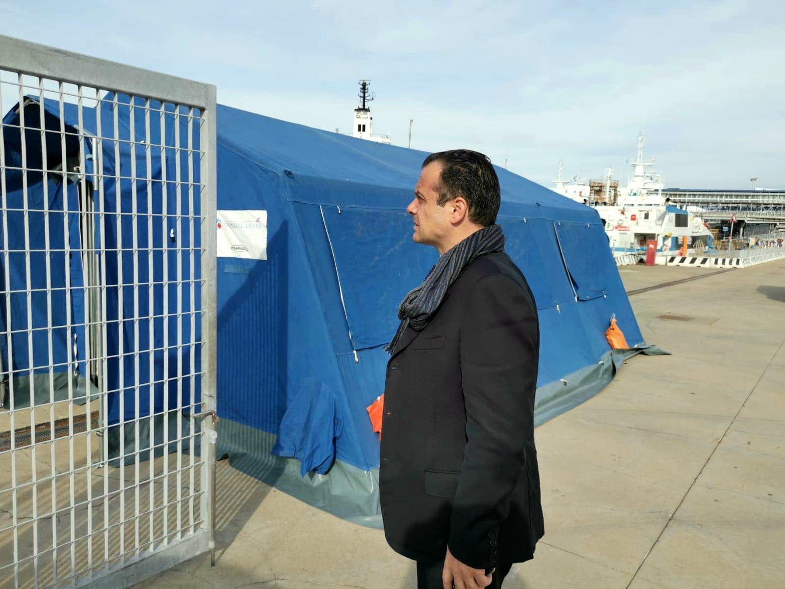 De Luca: Stasera blocco lo Stretto a costo di farmi arrestare