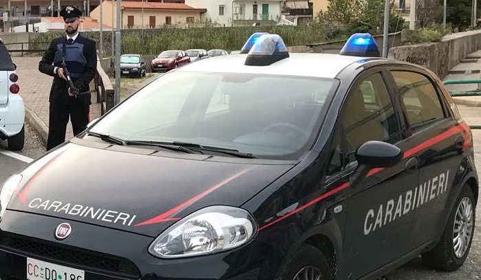 Due fratelli rapinano un parente anziano: arrestati