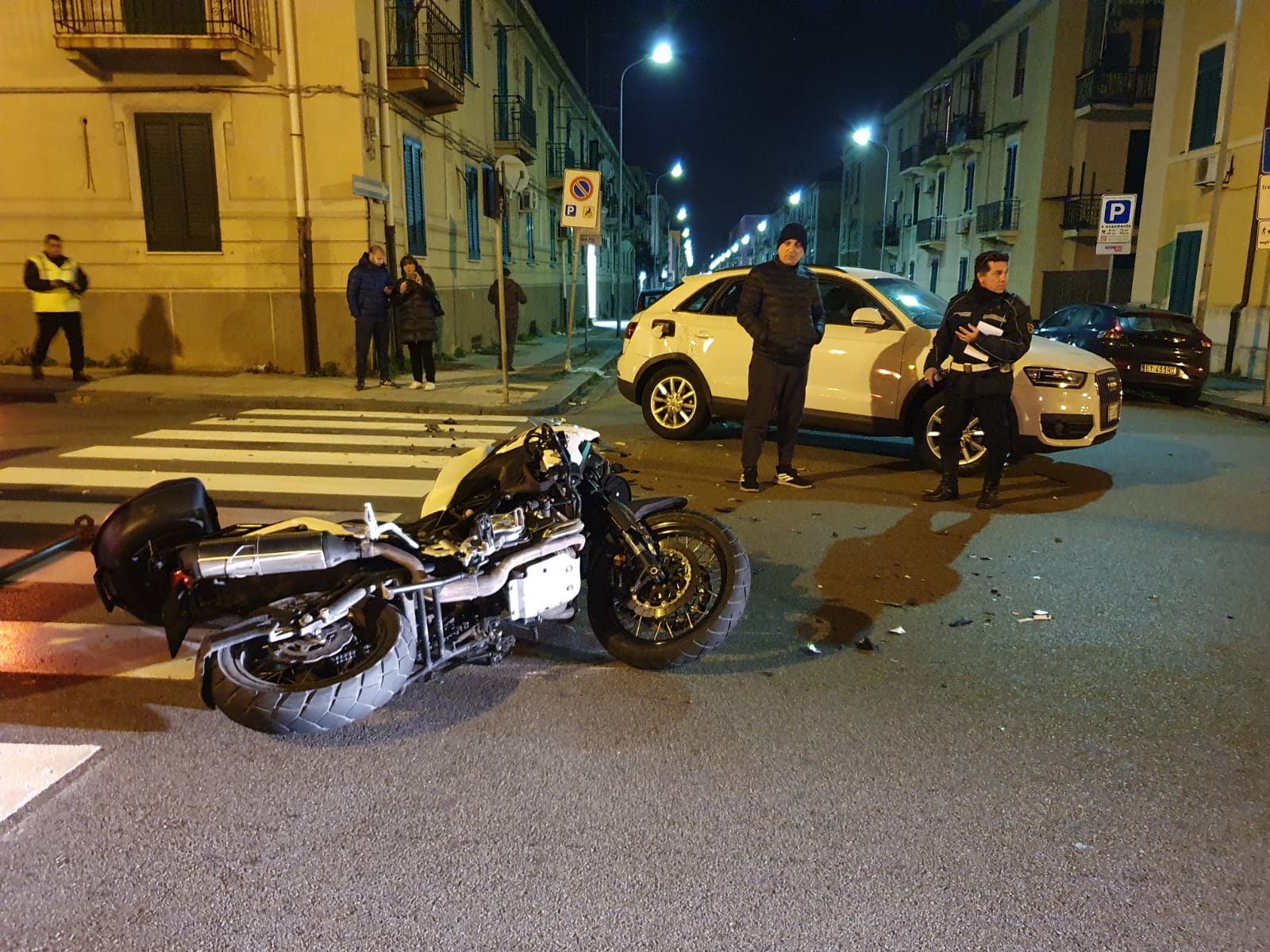 Moto contro Suv, due giovani miracolati