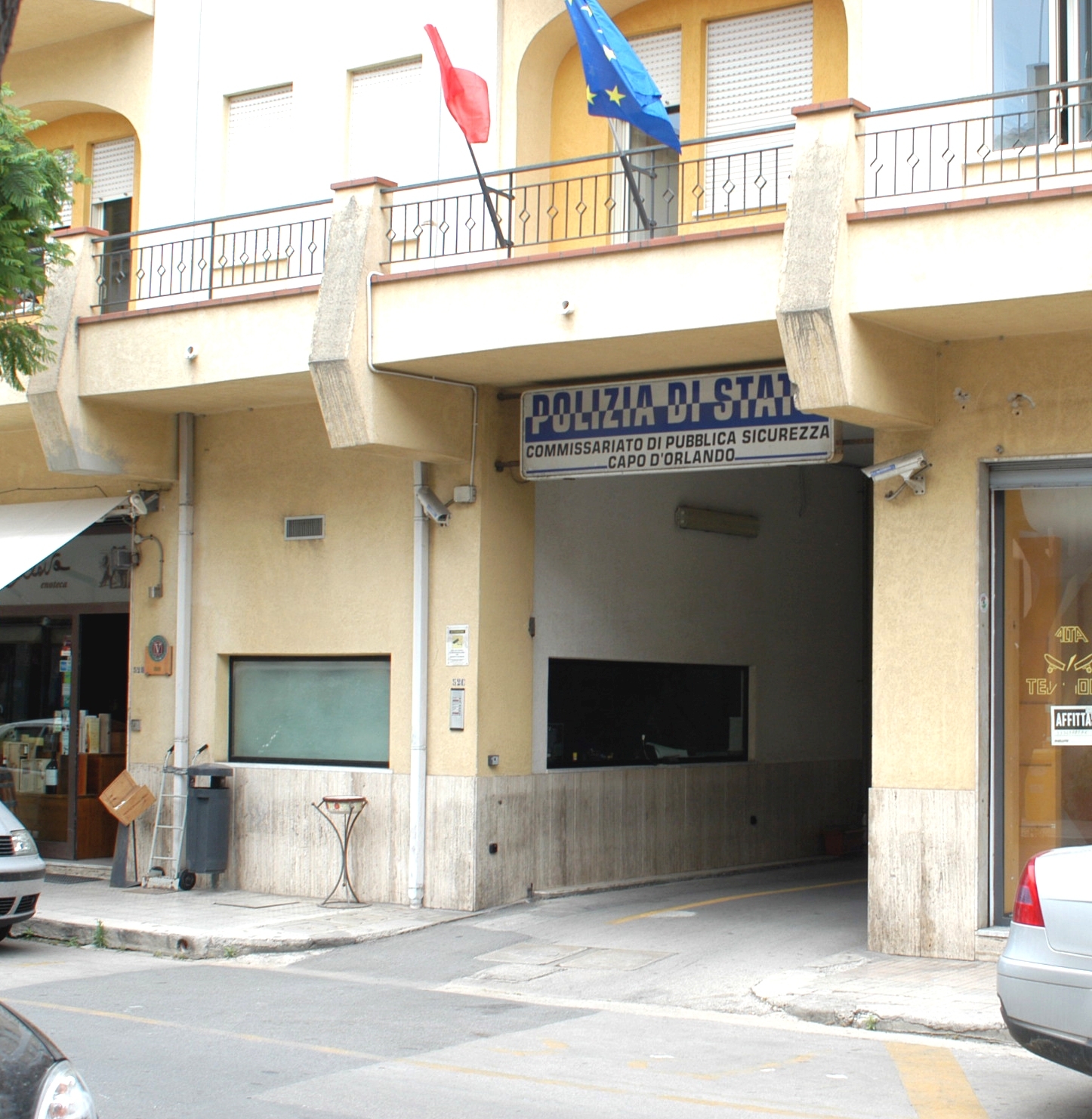 Razzismo, 45enne in manette per minacce verso due cestisti dell'"Orlandina"