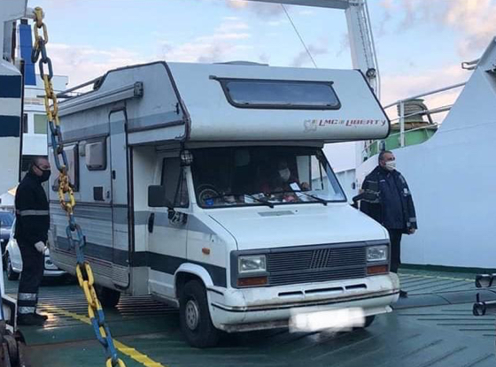 Nuova cantonata di De Luca, il camper proveniva dalla Spagna e c'era un catanese alla guida