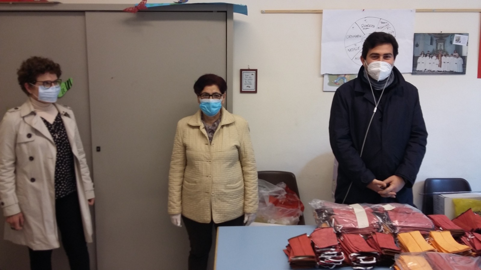 Donate mille mascherine alla IV, il presidente De Luca: "Grazie"