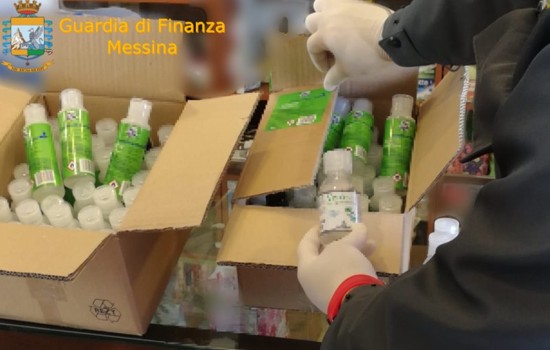 Controlli anti-Covid, maxi sequestro di falso gel igienizzante