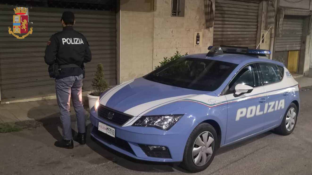 Tenta di rubare dei liquori: 18enne finisce in manette