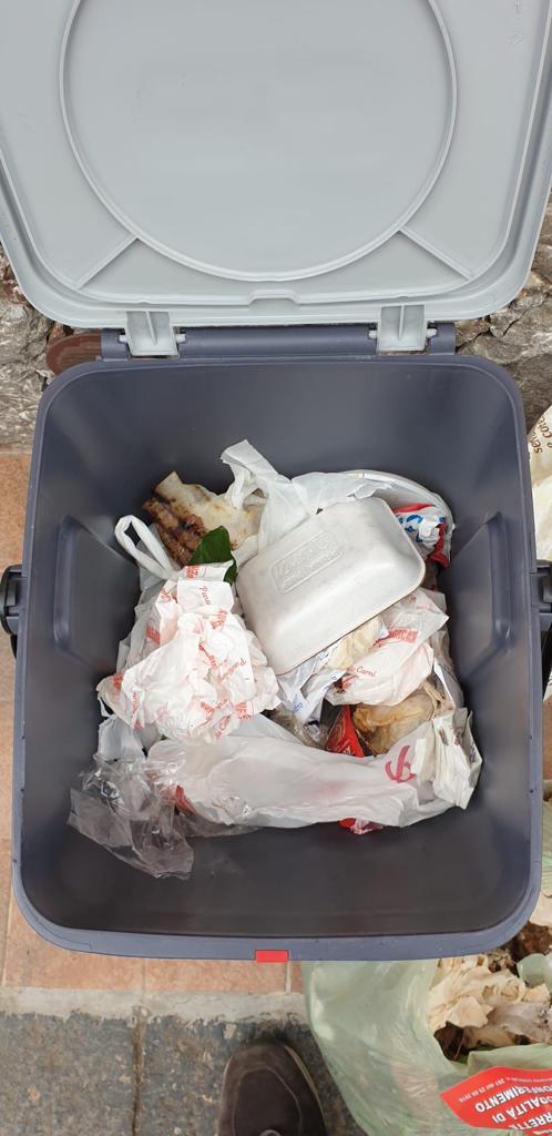 Rifiuti, decine di sanzioni per conferimento errato. Il 1. maggio niente raccolta