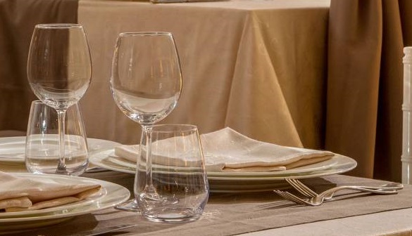 Bar e ristoranti in crisi per il covid: gli esercenti chiedono aiuto a De Luca