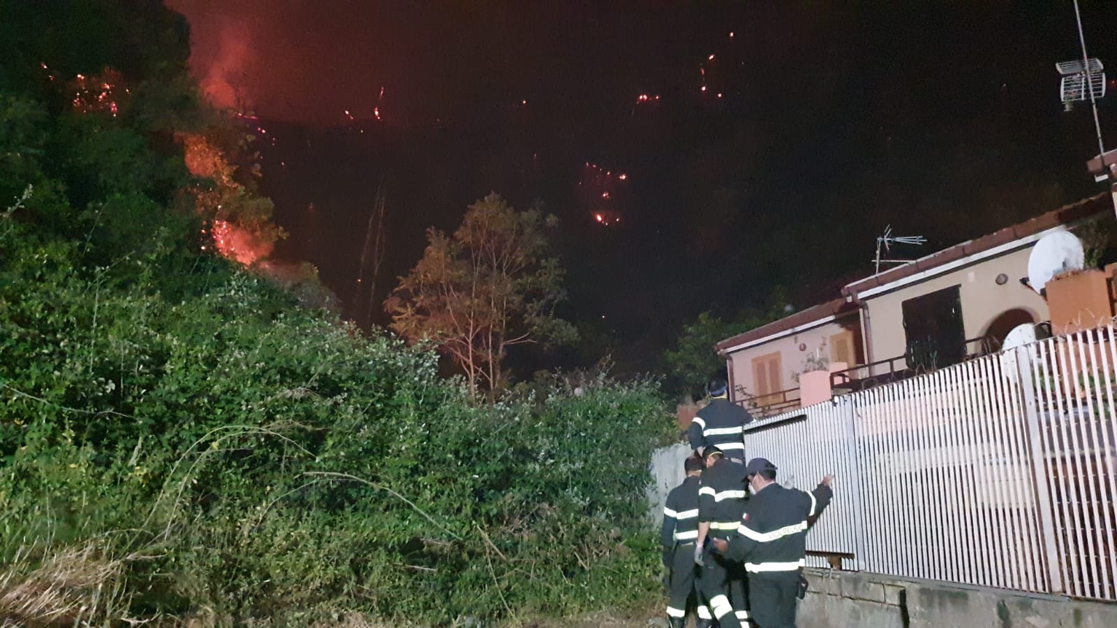 Incendio devastante, notte di paura