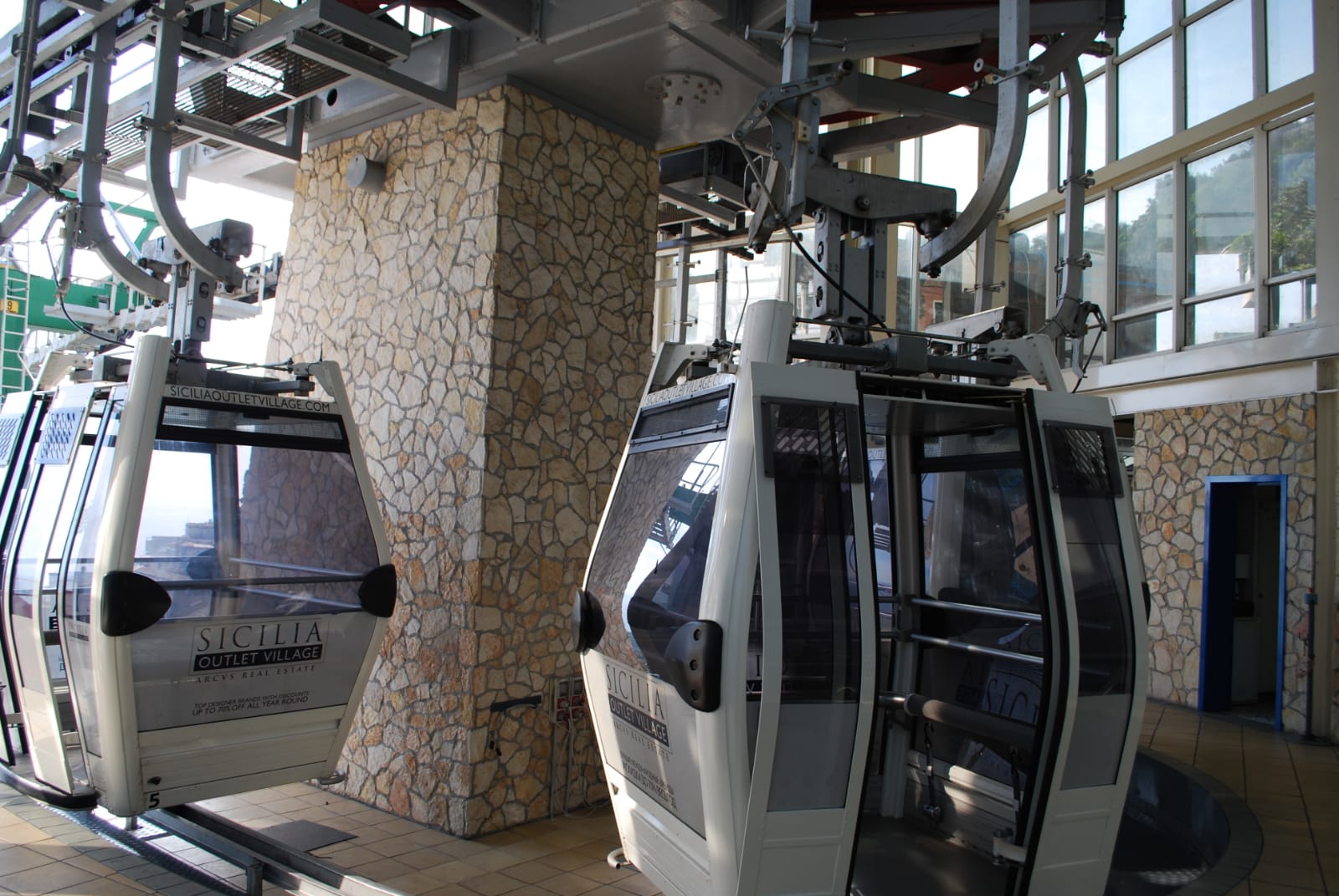 Taormina, la funivia scalda i motori