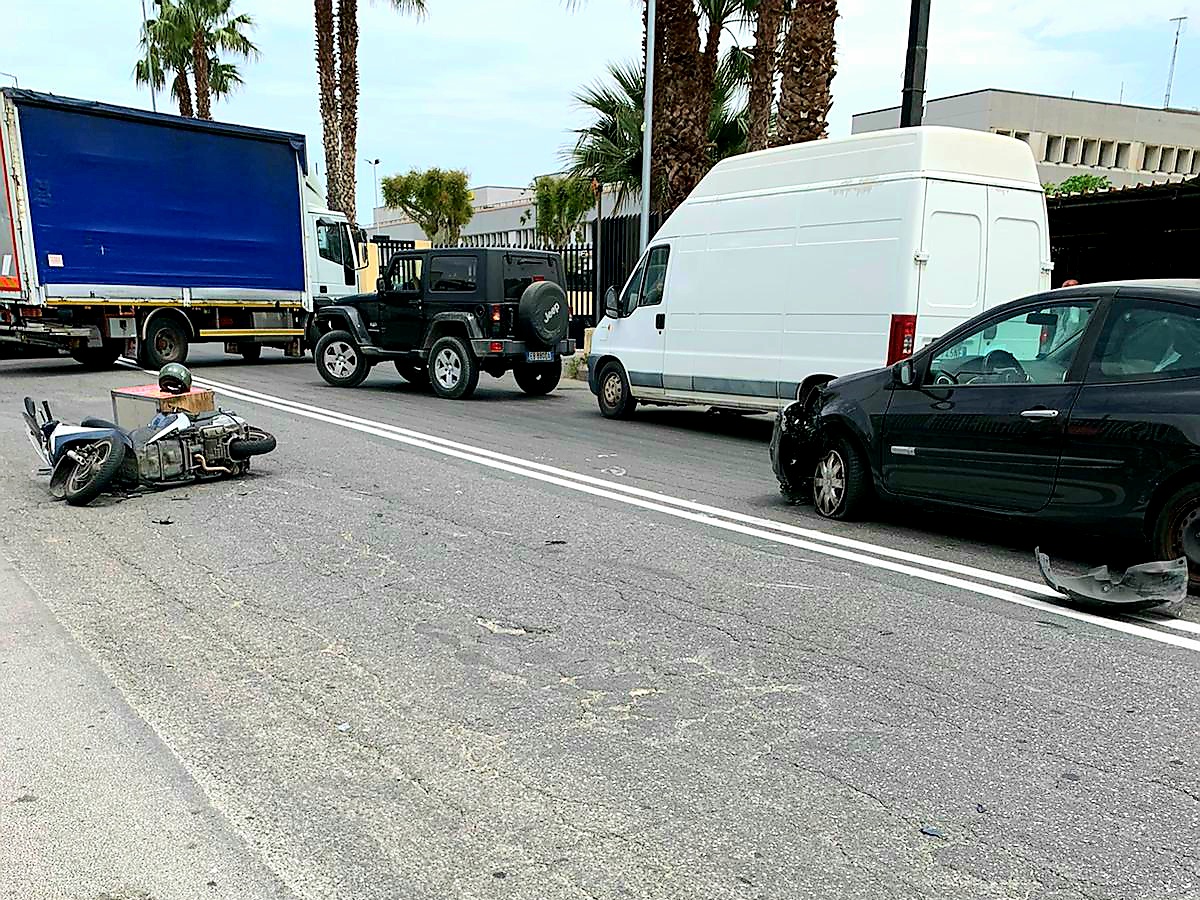 Scontro auto-scooter, un ferito a Pistunina