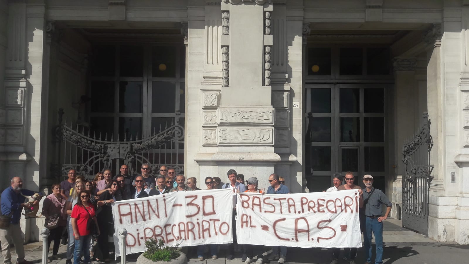 Cas, gli ex esattori sul piede di guerra: "Siamo alla fame"