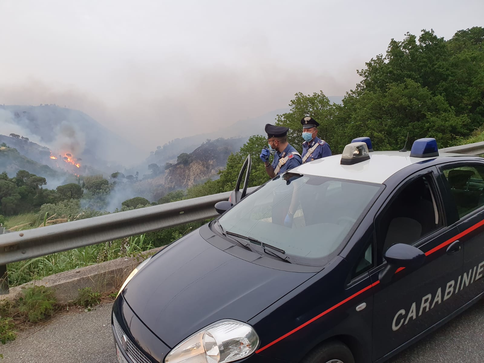 Fuoco e fiamme a Lipari
