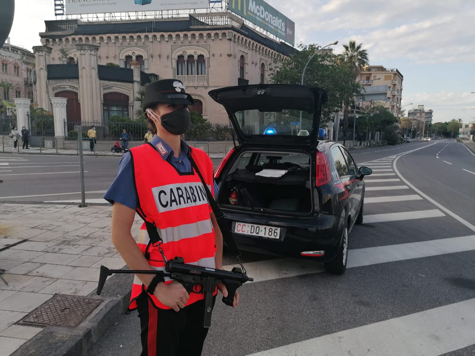 Distanziamento sociale, controlli e presidio dei carabinieri