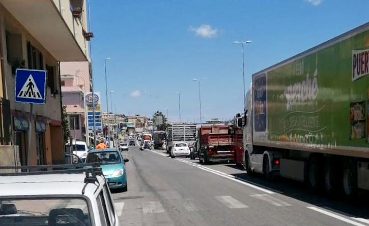 Prima il Covid ora lo svincolo, commercianti infuriati