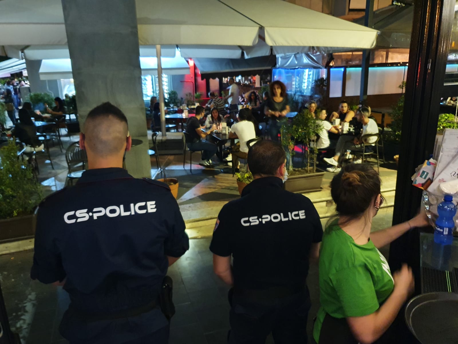 Il caso, multato ritrovo per assembramento nonostante la presenza dei vigilantes