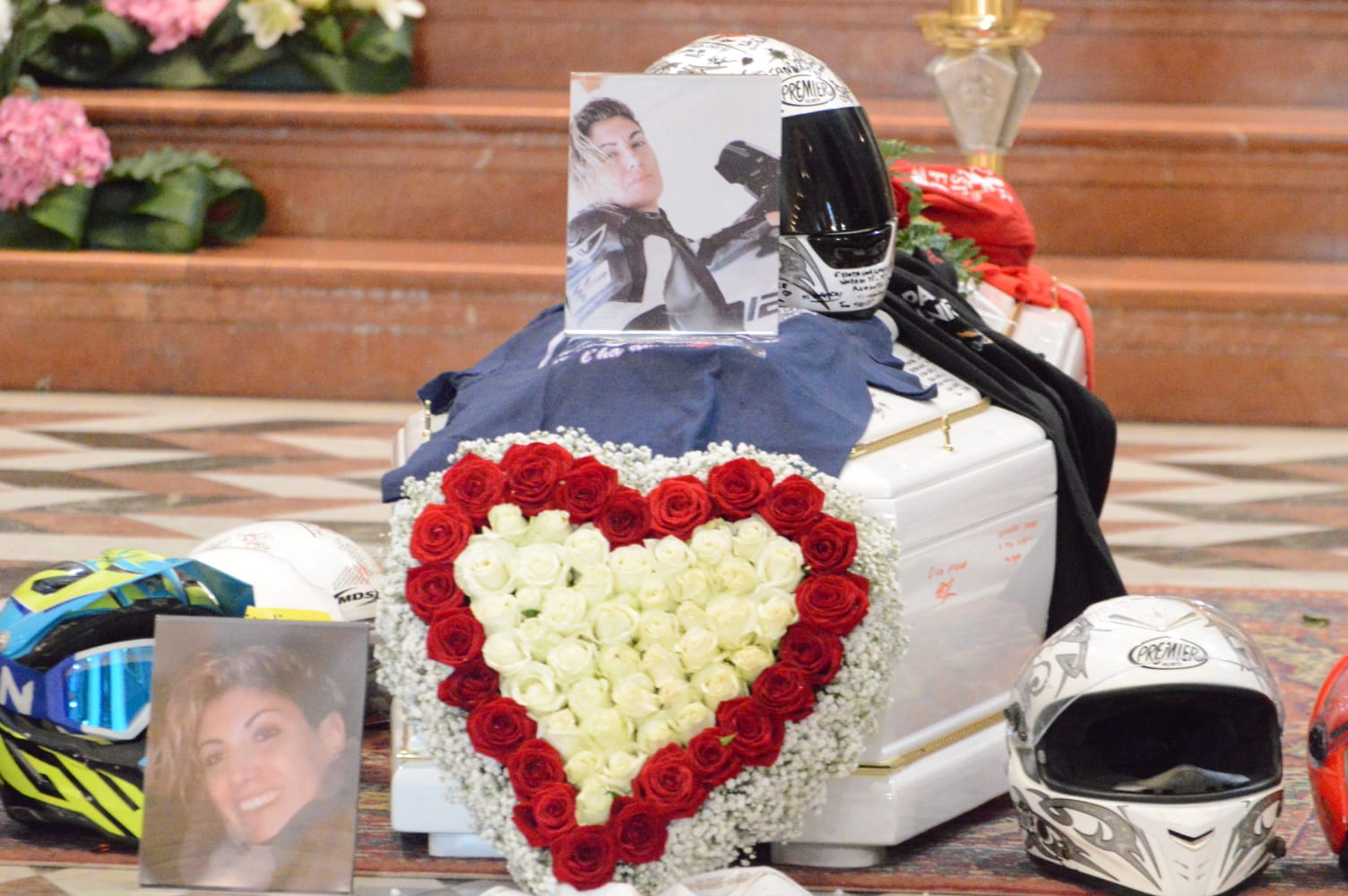 Funerale Milena Visalli, tra lacrime e dolore viene dato l'ultimo saluto a "Selvaggia"