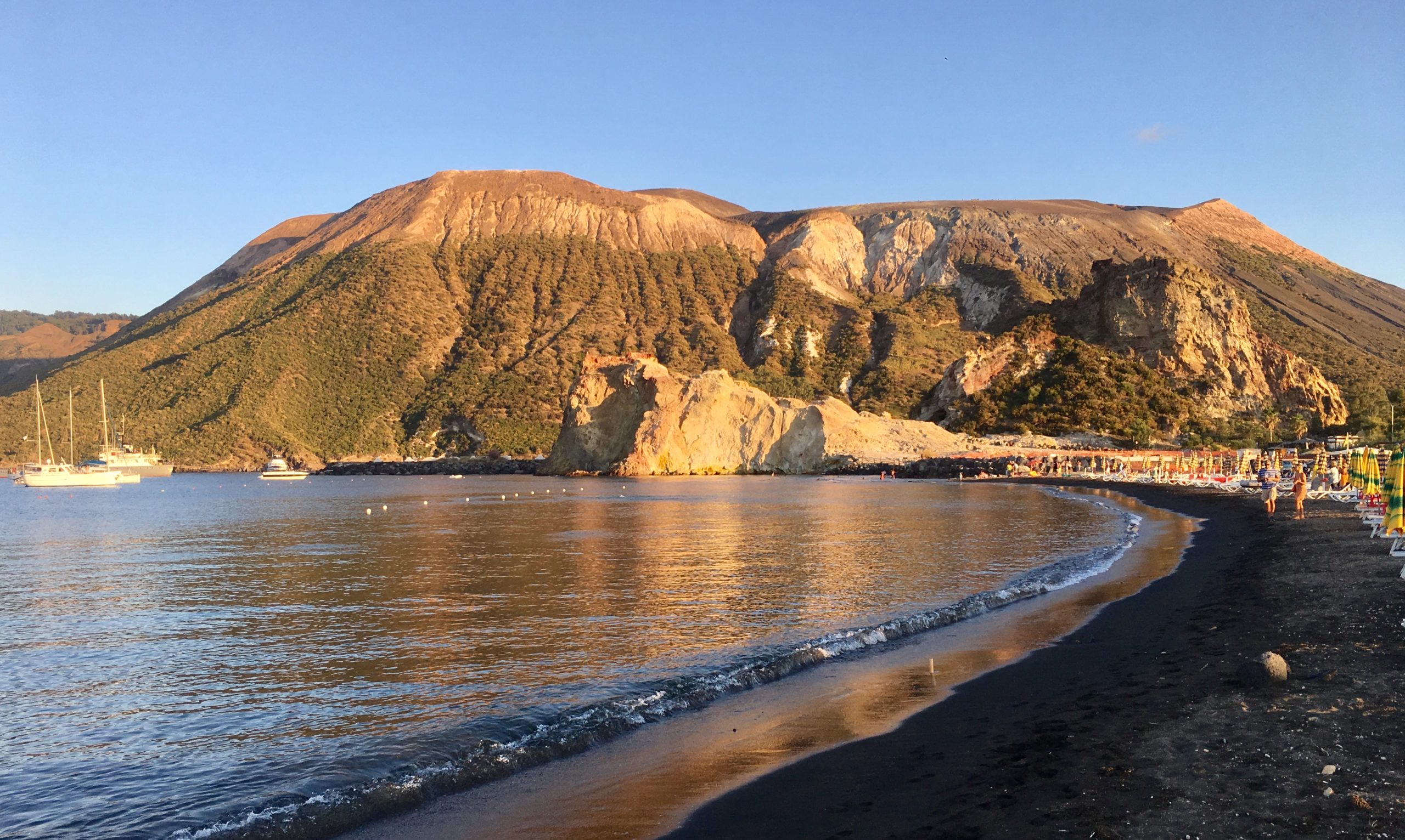 Riaperto Cratere Vulcano, soddisfatta Fucina di Efesto