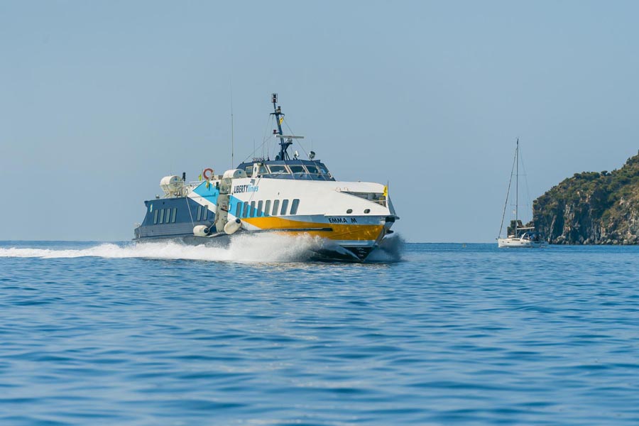 Emma M farà la spola per collegare Messina e le Eolie